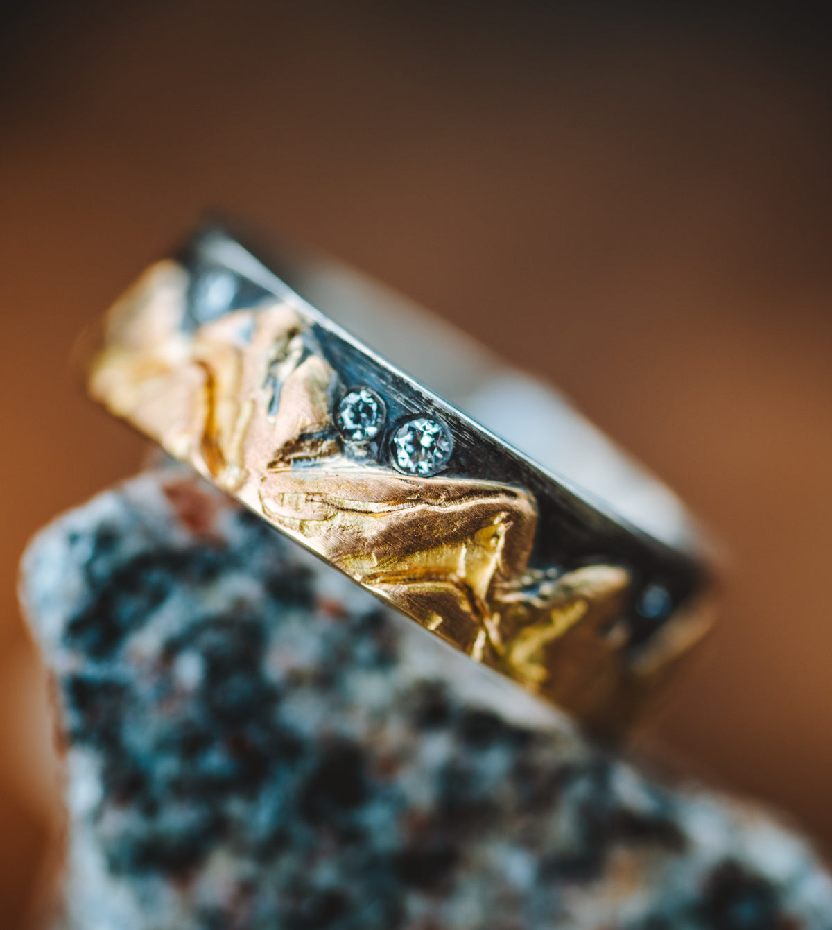 14k Yellow Gold and Oxidized Sterling Silver Men&#39;s Diamond Mountain Ring