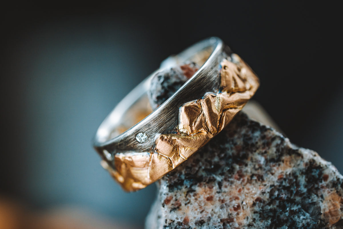 14k Yellow Gold and Oxidized Sterling Silver Men&#39;s Diamond Mountain Ring