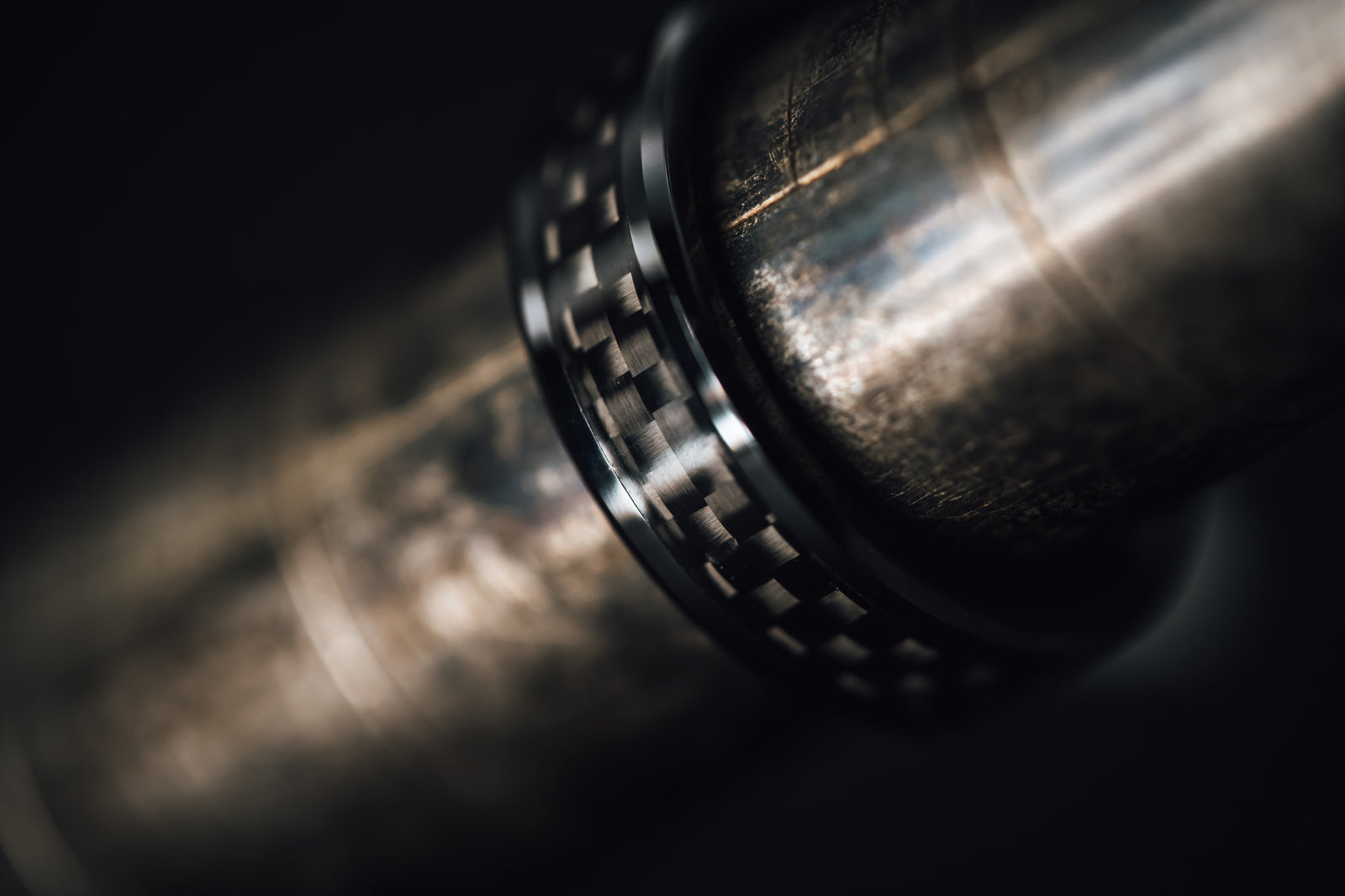 Ceramic Ring Inlaid with Carbon Fiber