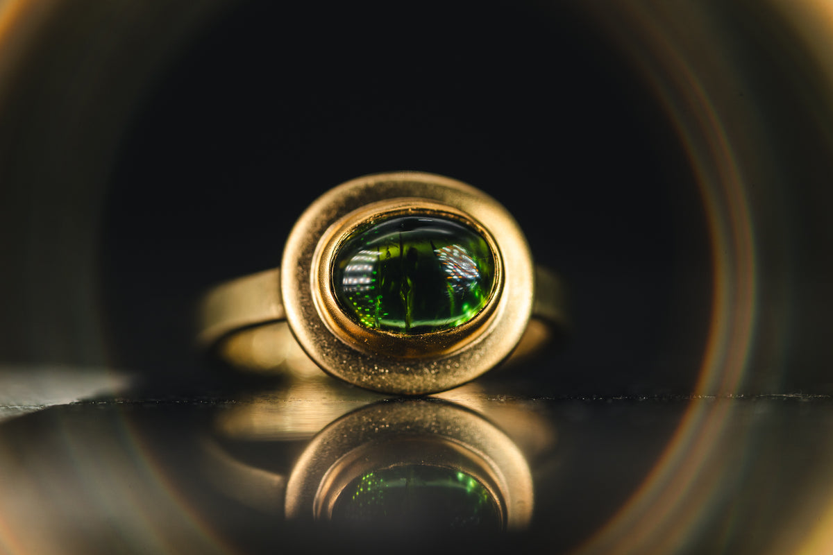 22k/18k Yellow Gold Green Tourmaline Cabochon Ring
