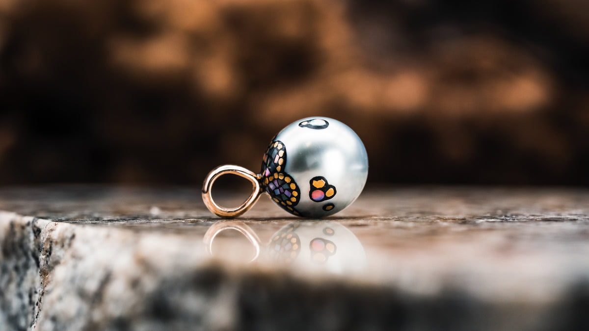 14k Yellow Gold and Tahitian Pearl Drop w/Mosaic Overlay