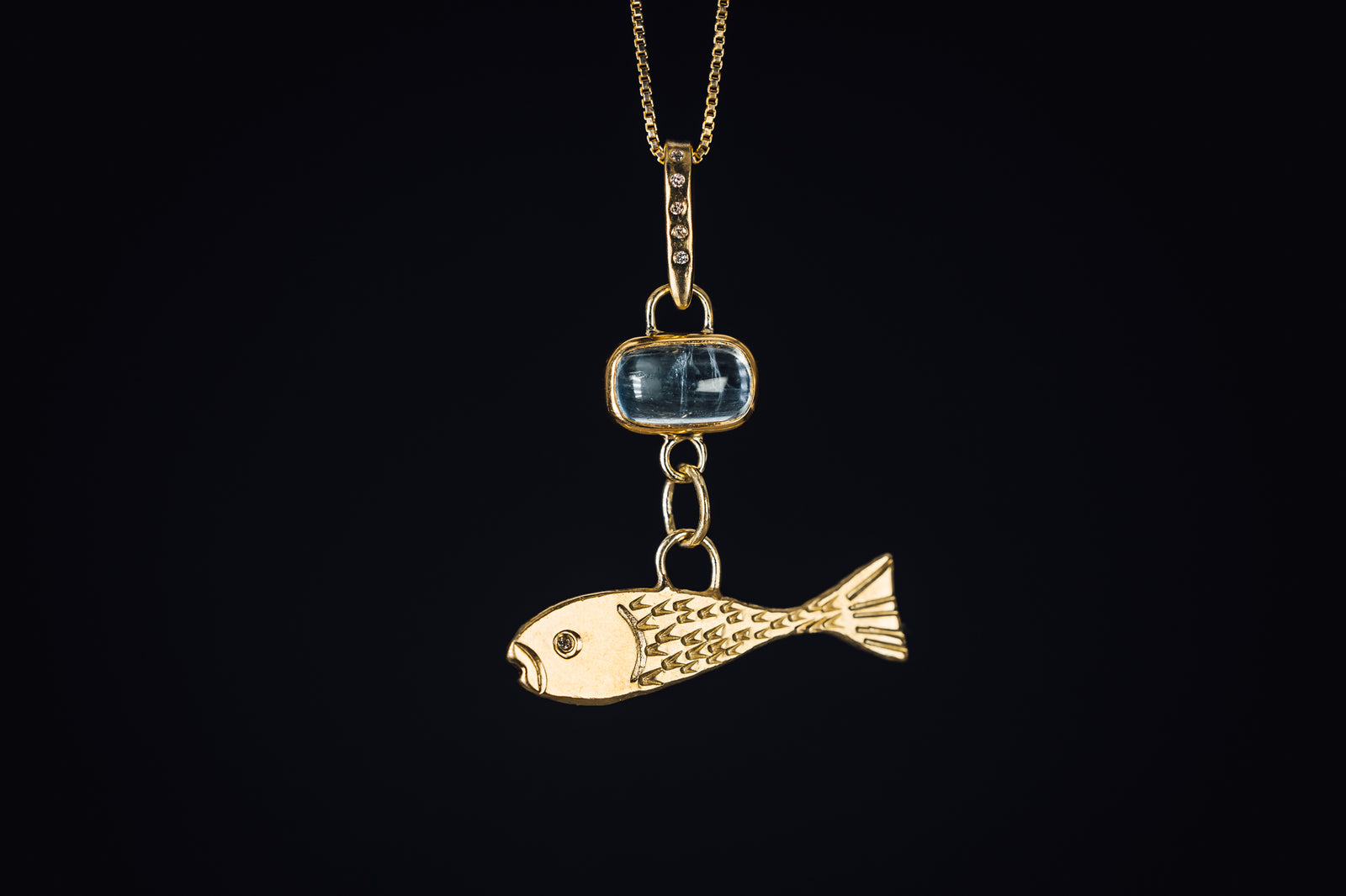 18k Yellow Gold Blue Beryl and Daimond Necklace