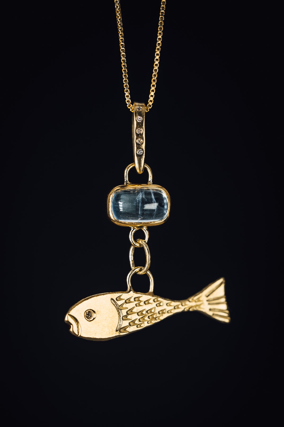 18k Yellow Gold Blue Beryl and Daimond Necklace