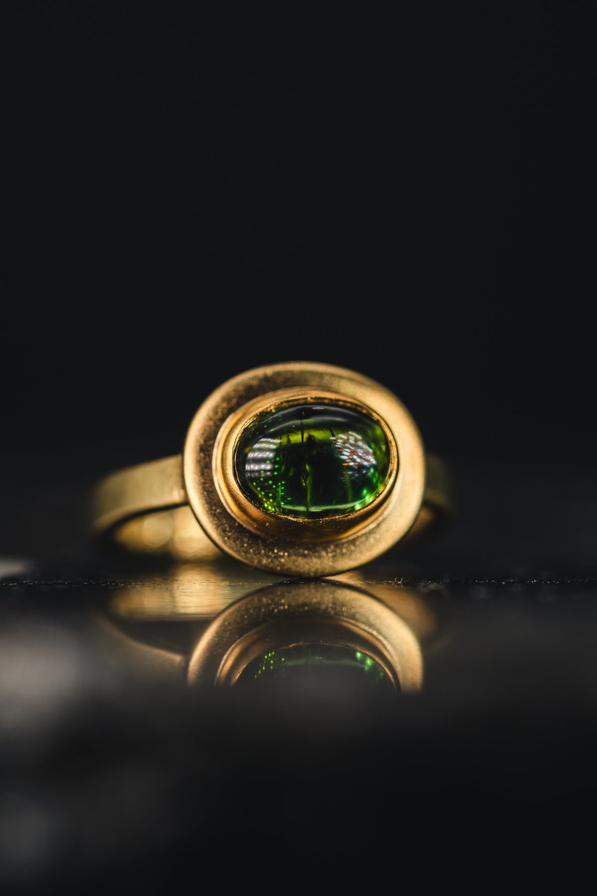 22k/18k Yellow Gold Green Tourmaline Cabochon Ring