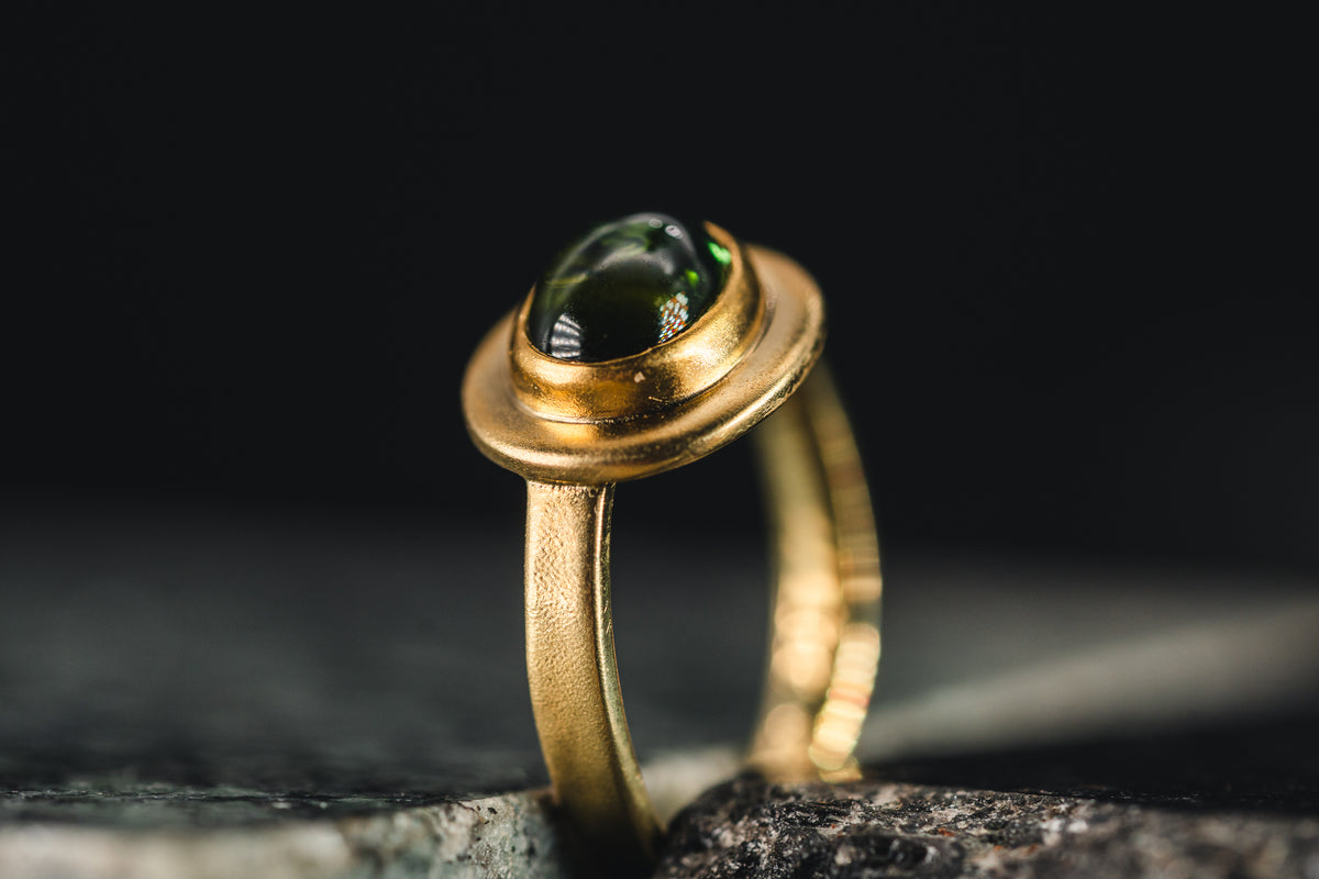 22k/18k Yellow Gold Green Tourmaline Cabochon Ring