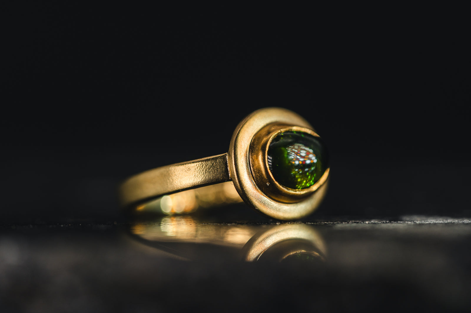 22k/18k Yellow Gold Green Tourmaline Cabochon Ring
