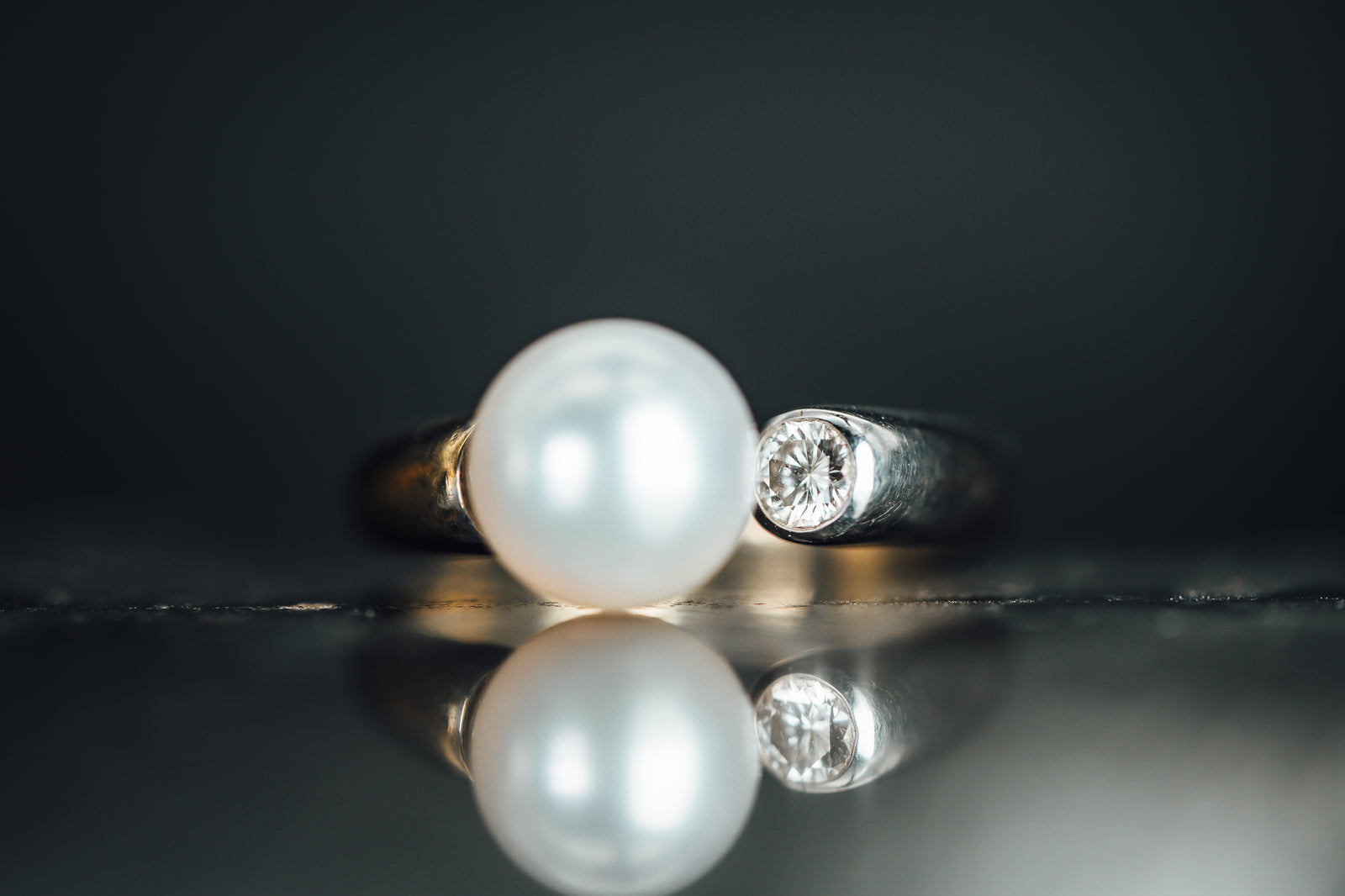 14k White Gold Pearl and Diamond Ring