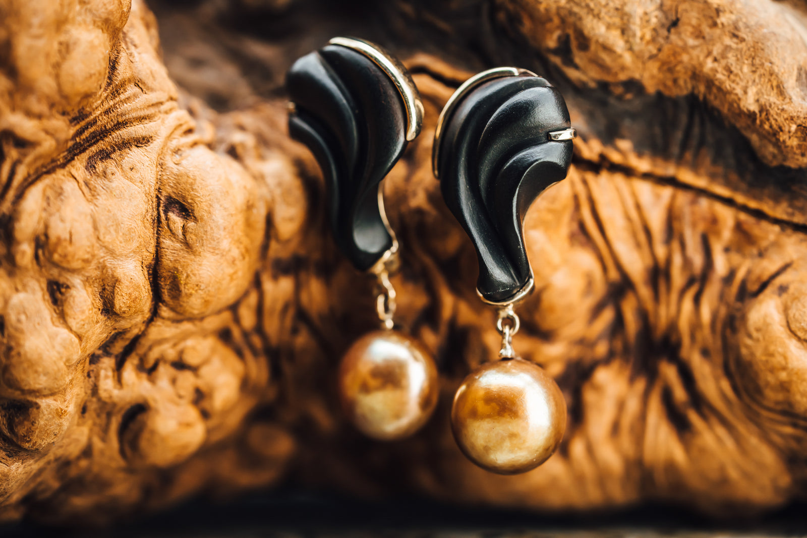 14k White Gold Onyx and Pearl Drop Earrrings