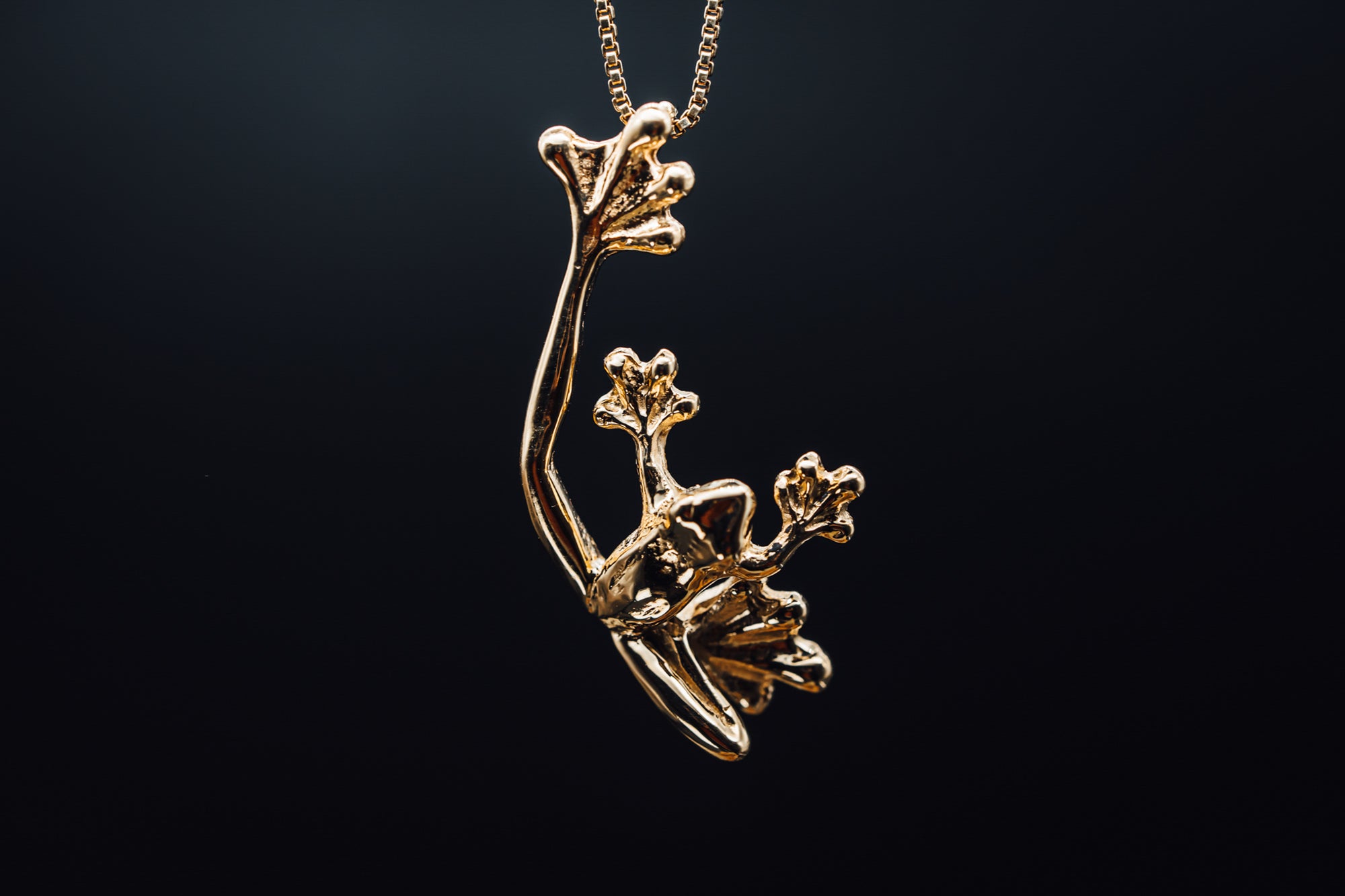 14k Yellow Gold Small Frog Pendant