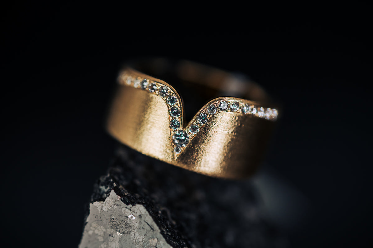 14k Yellow Gold Diamond Wedding Band