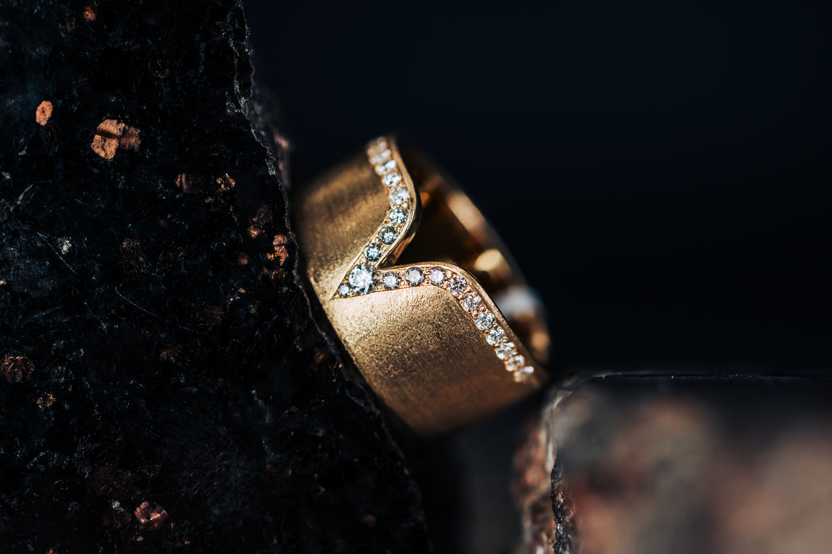 14k Yellow Gold Diamond Wedding Band