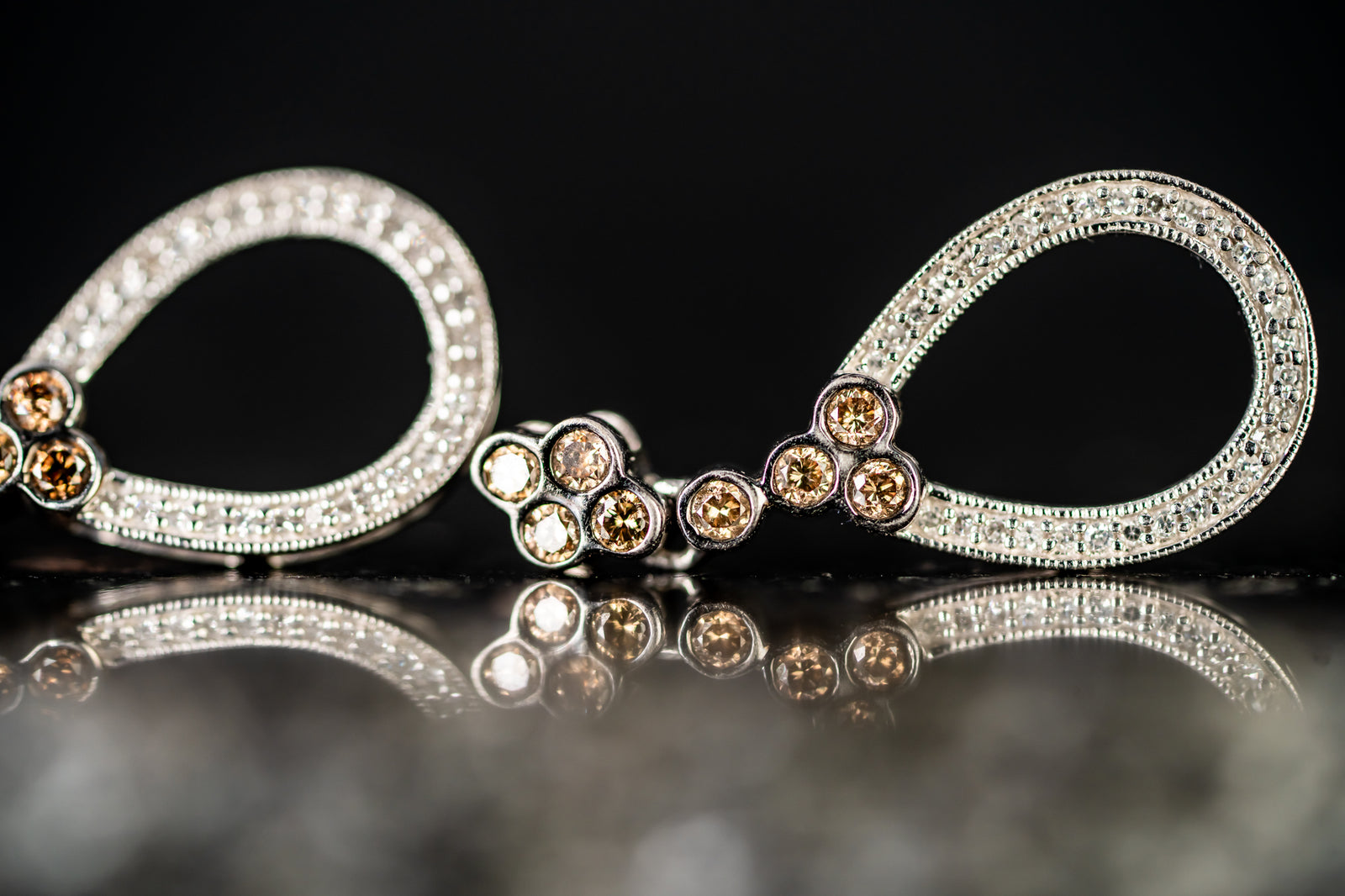 10k White Gold Diamond Drop Earrings