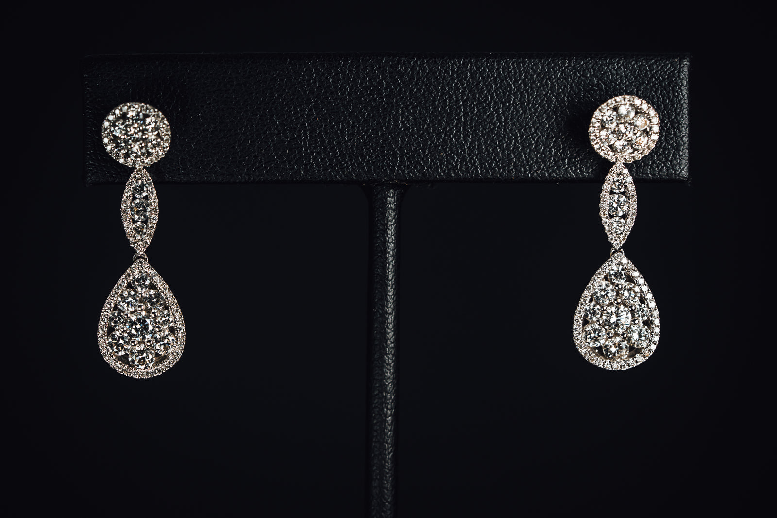 18k White Gold Diamond Earrings