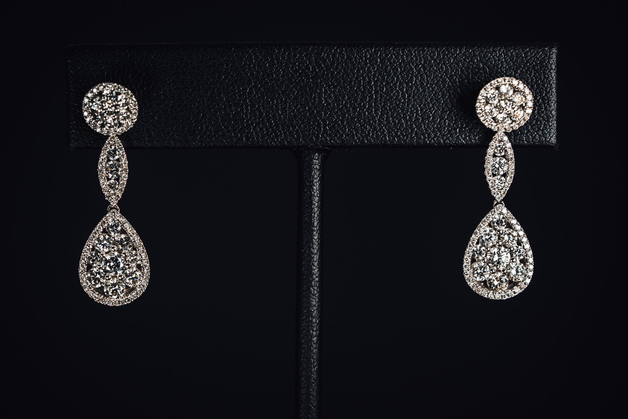 18k White Gold Diamond Earrings