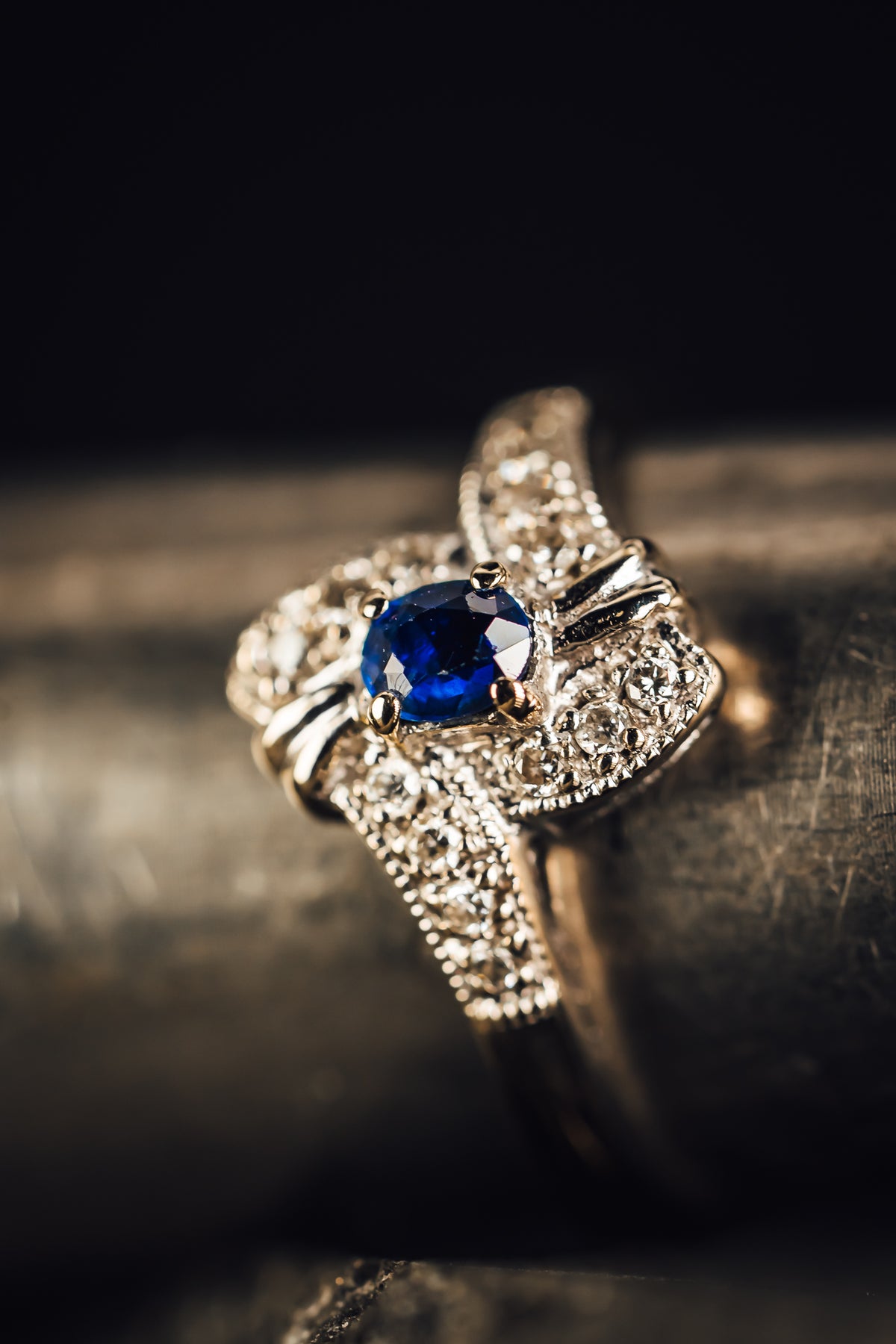 18k White Gold Sapphire and Diamond Ring