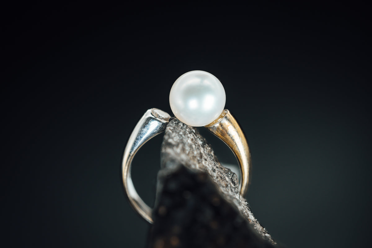 14k White Gold Pearl and Diamond Ring