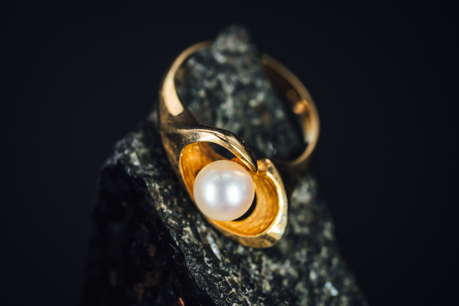 14k Yellow Gold Pearl Ring