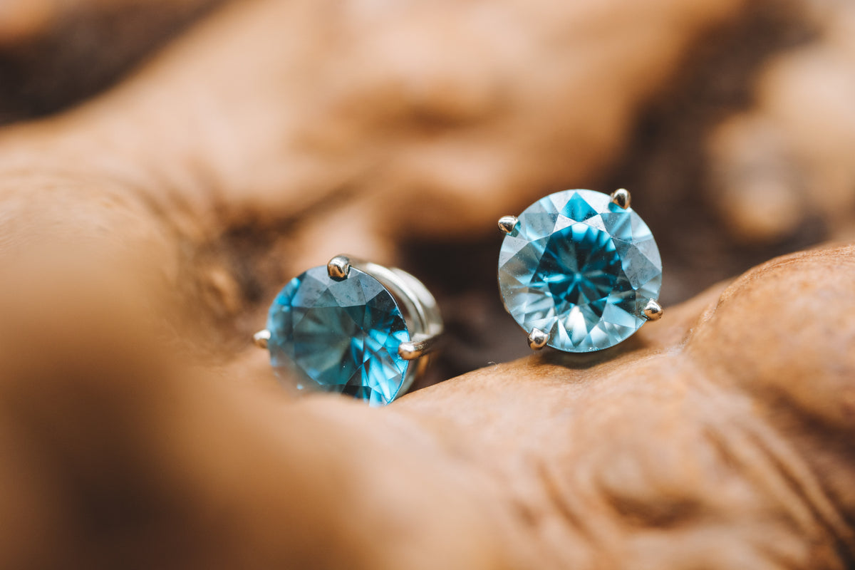 14k White Gold Blue Zircon Stud Earrings