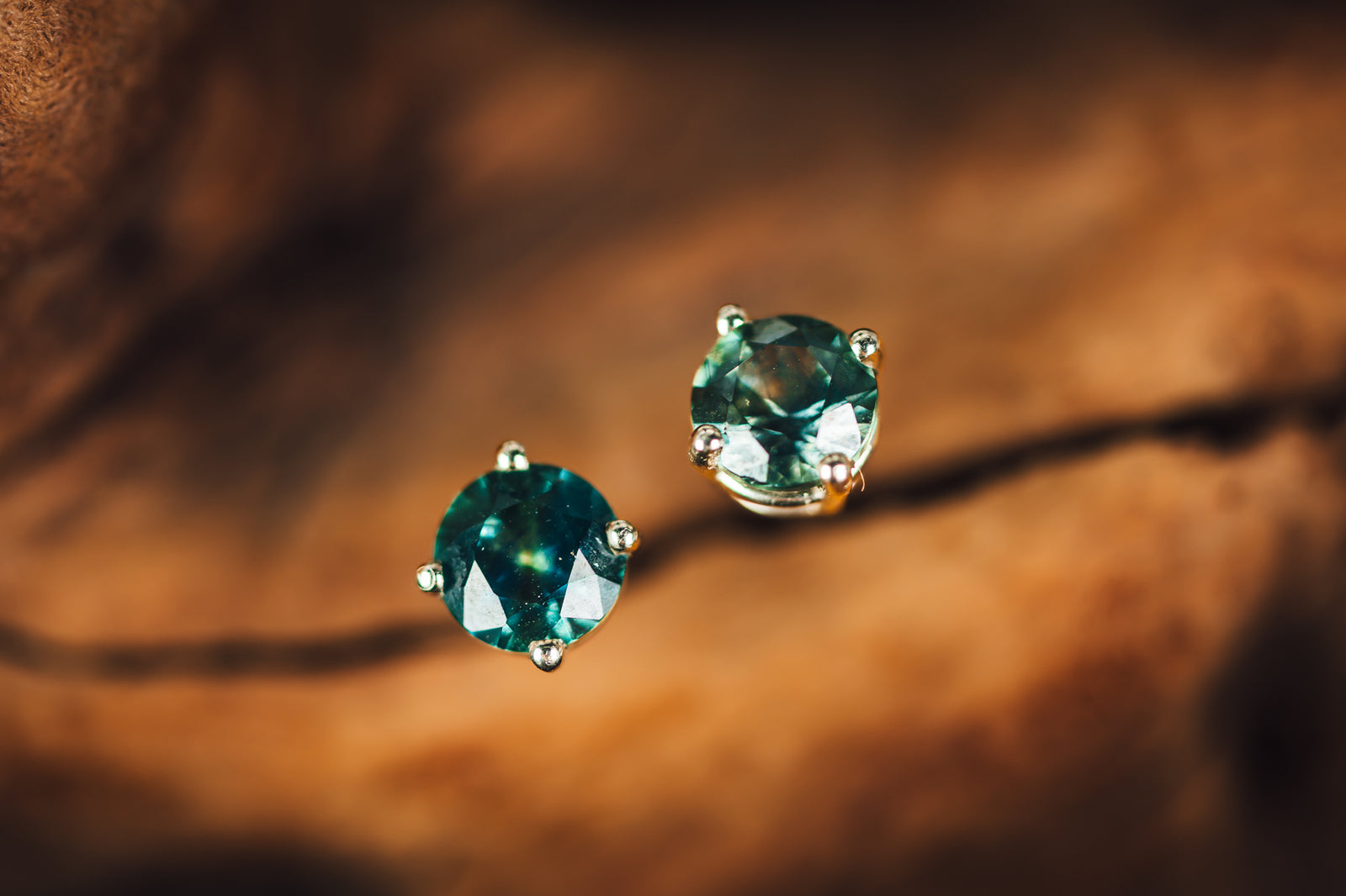 14k White Gold Montana Sapphire Stud Earrings