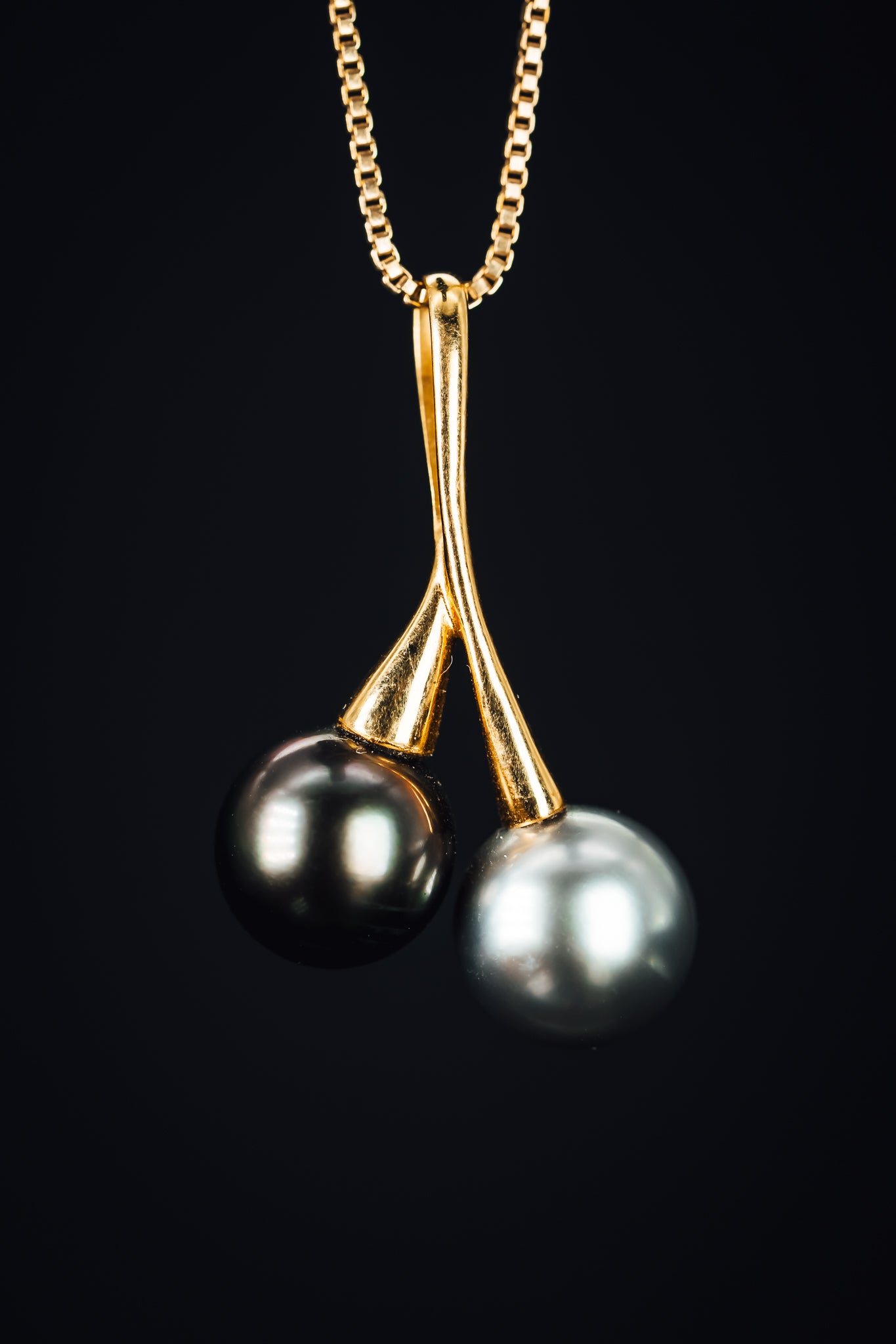 14k Yellow Gold Tahitian Pearl Pendant