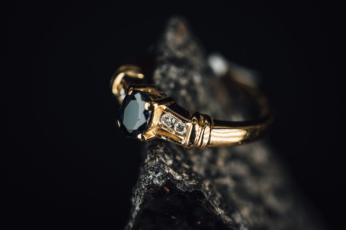 18k Yellow Gold Sapphire and Diamond Ring