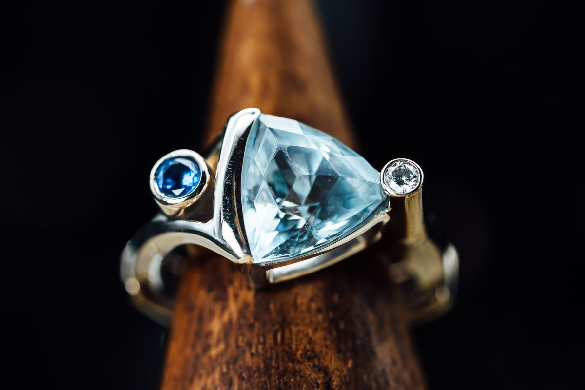 14k White Gold Aquamarine Sapphire and Diamond Ring