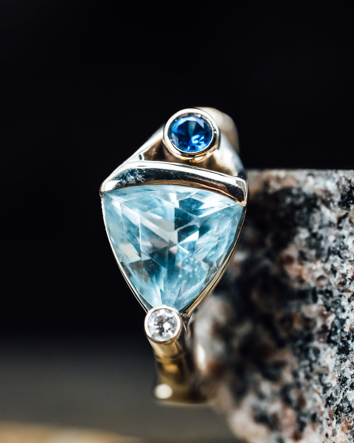 14k White Gold Aquamarine Sapphire and Diamond Ring