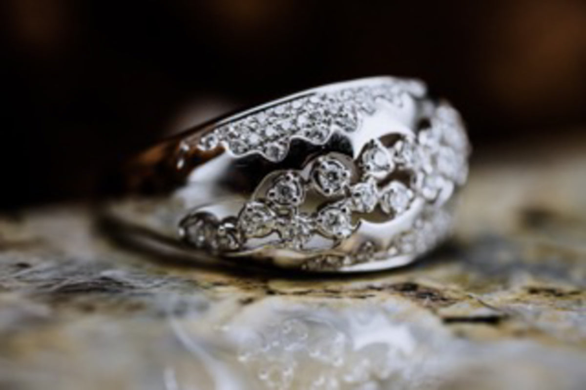 14k White Gold Diamond Bezel and Pave&#39; Ring