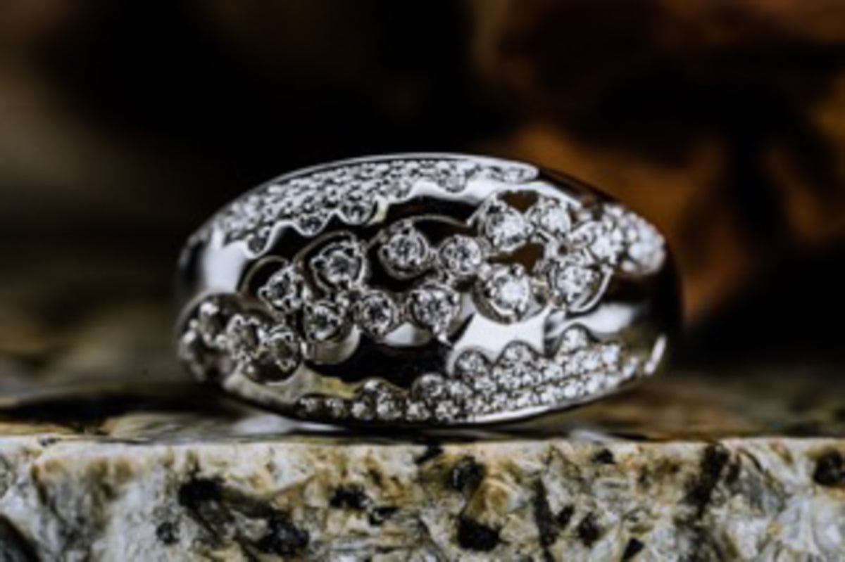 14k White Gold Diamond Bezel and Pave&#39; Ring