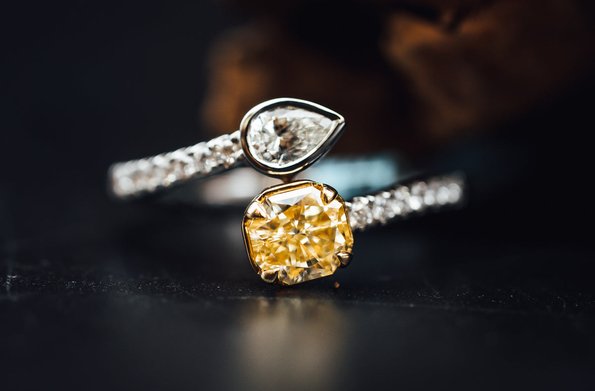 18k White and Yellow Gold Yellow and White Diamond Ring