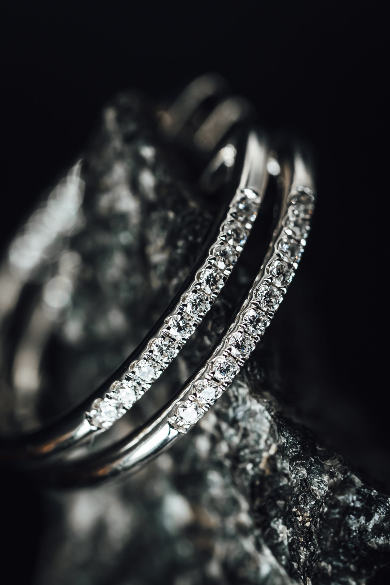 14k White Gold Diamond In & Out Hoop Earrings