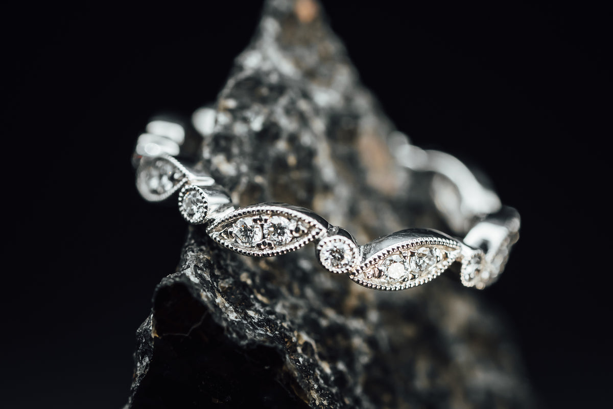 14k White Gold Diamond Wedding band