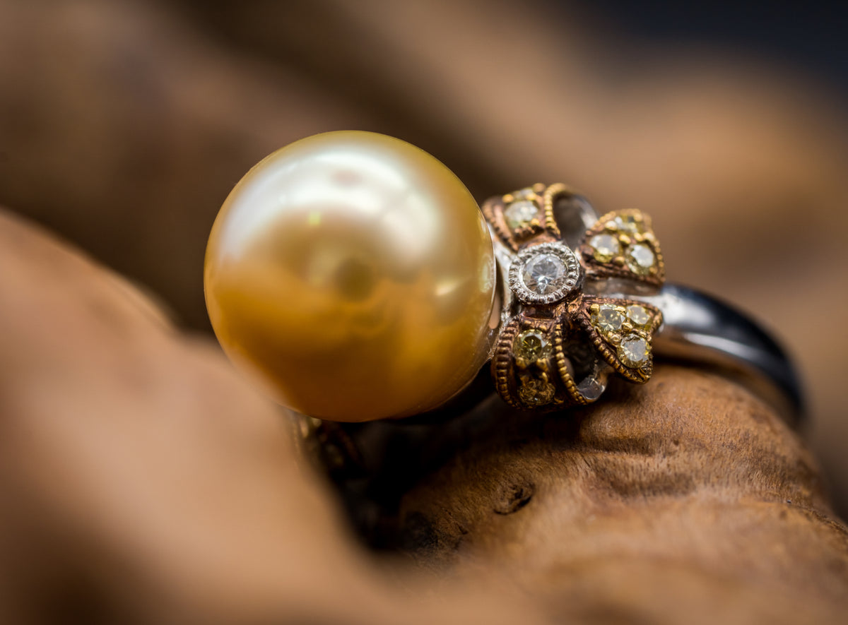 18k White Gold Yellow Tahitian Pearl and Diamond Ring
