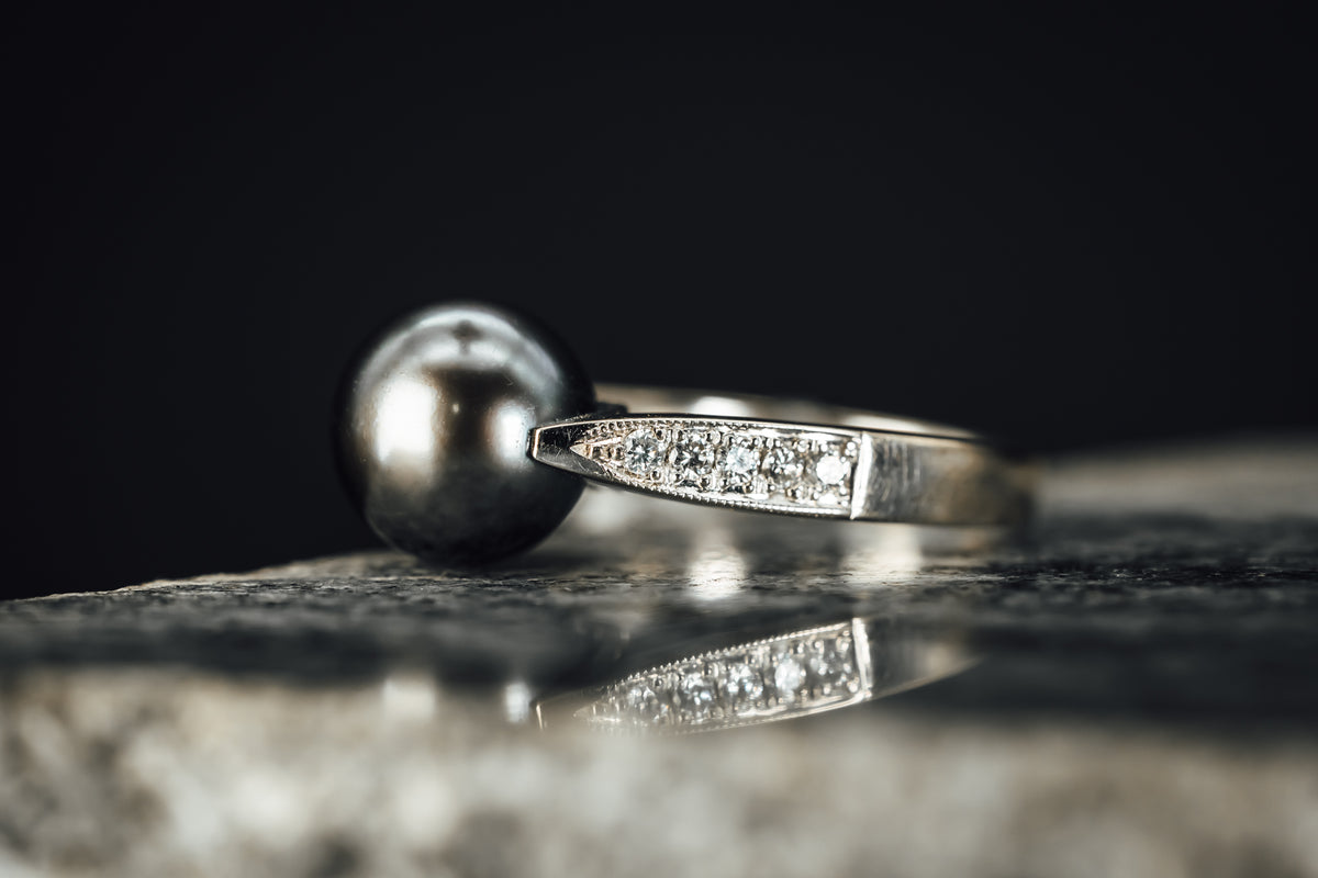 14k White Gold Tahitian Pearl and Diamond Ring