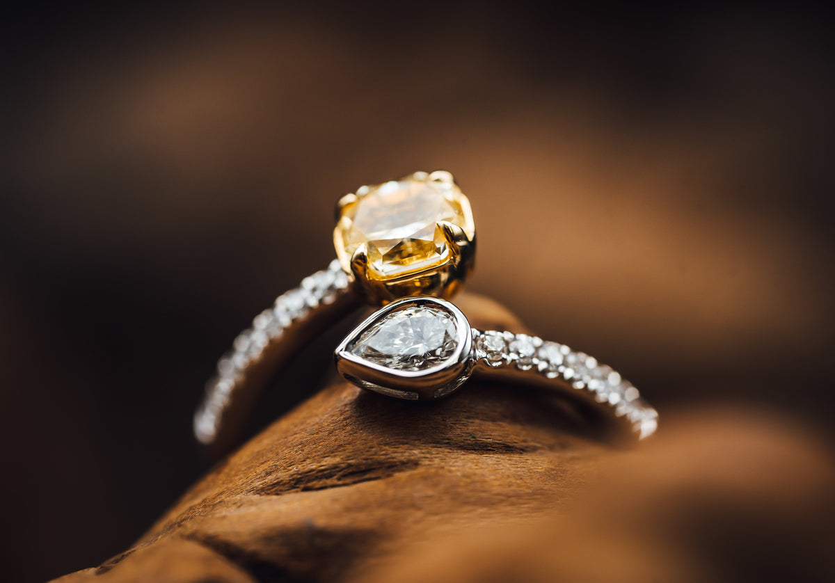 18k White and Yellow Gold Yellow and White Diamond Ring