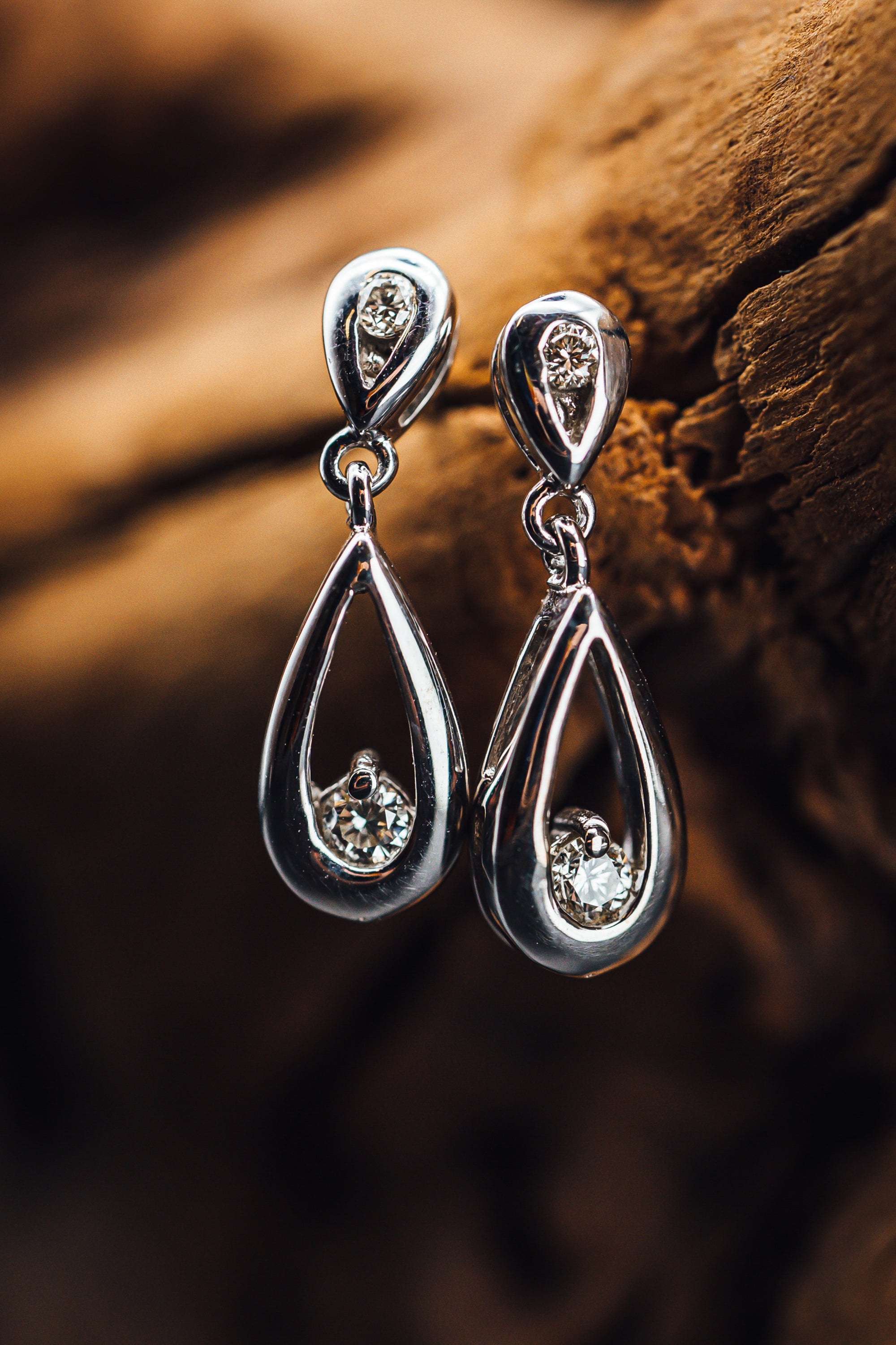 14k White Gold Diamond Drop Earrings