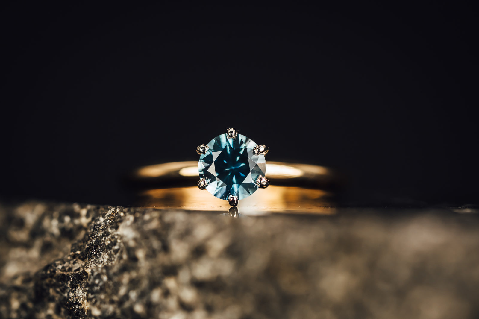 14k Yellow and White Gold Solitaire Sapphire Ring