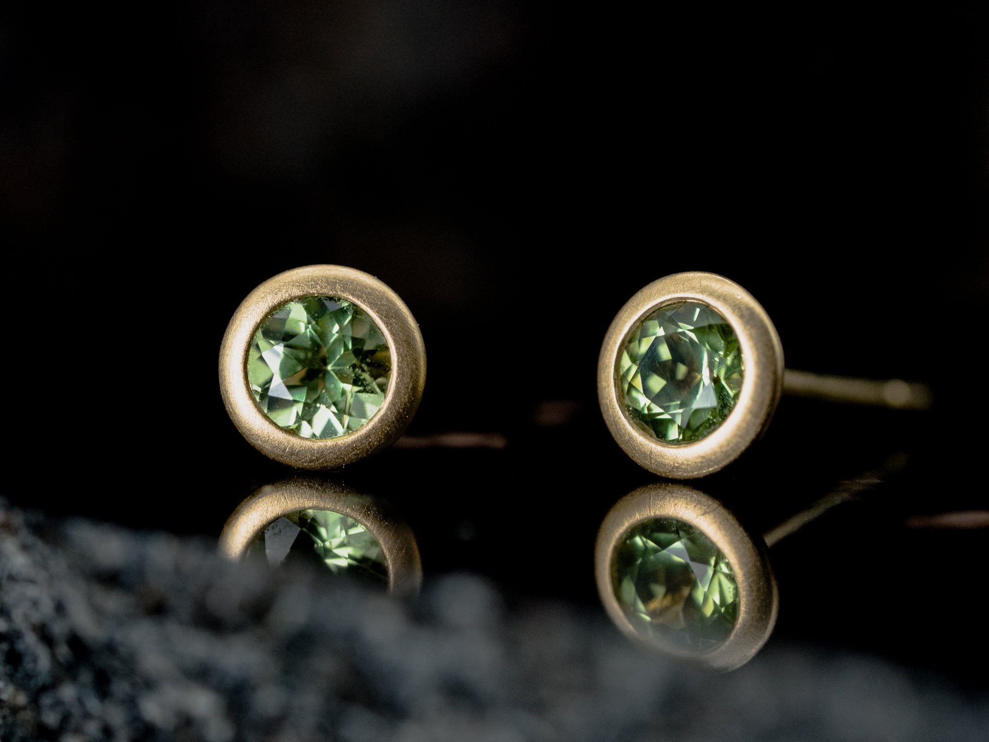 18k Yellow Gold Blue Peridot Stud Earrings