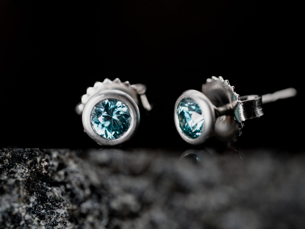 14k White Gold Blue Zircon Stud Earrings