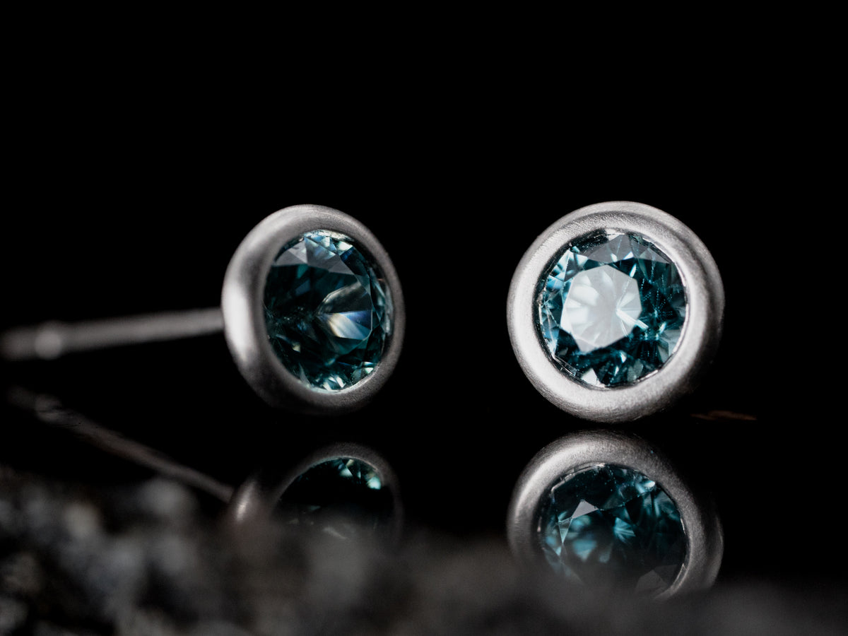 14k White Gold Blue Zircon Stud Earrings