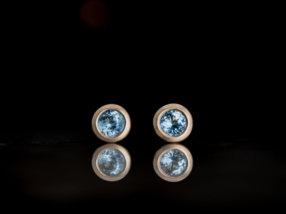 18k Yellow Gold Aquamarine Stud Earrings