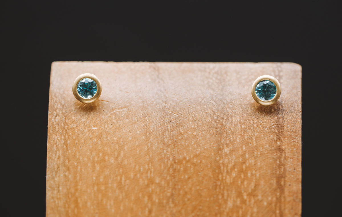 18k Yellow Gold Aquamarine Stud Earrings