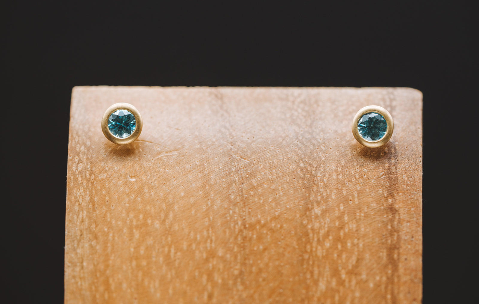 18k Yellow Gold Aquamarine Stud Earrings