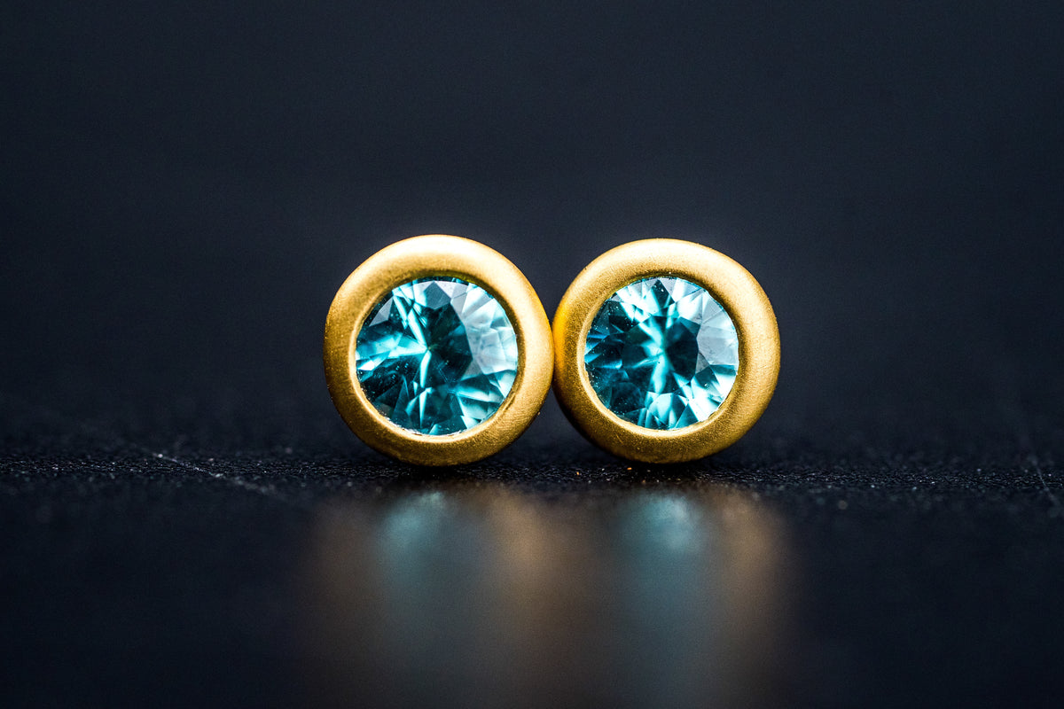 18k Yellow Gold Aquamarine Stud Earrings