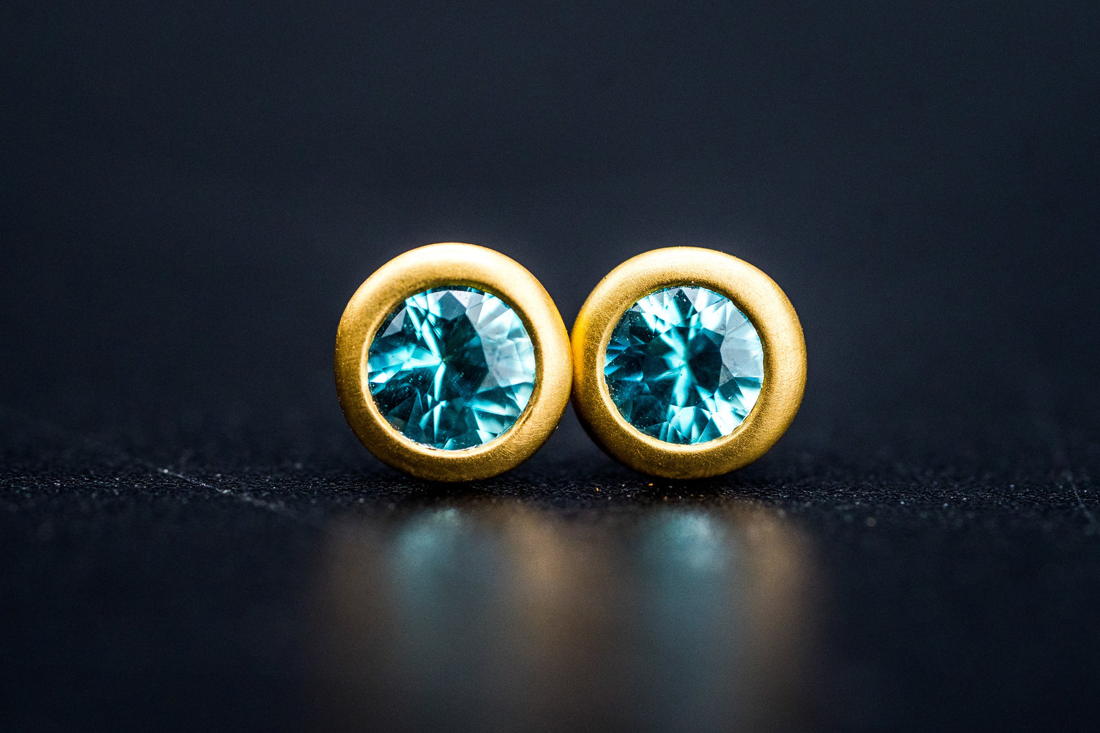 18k Yellow Gold Aquamarine Stud Earrings