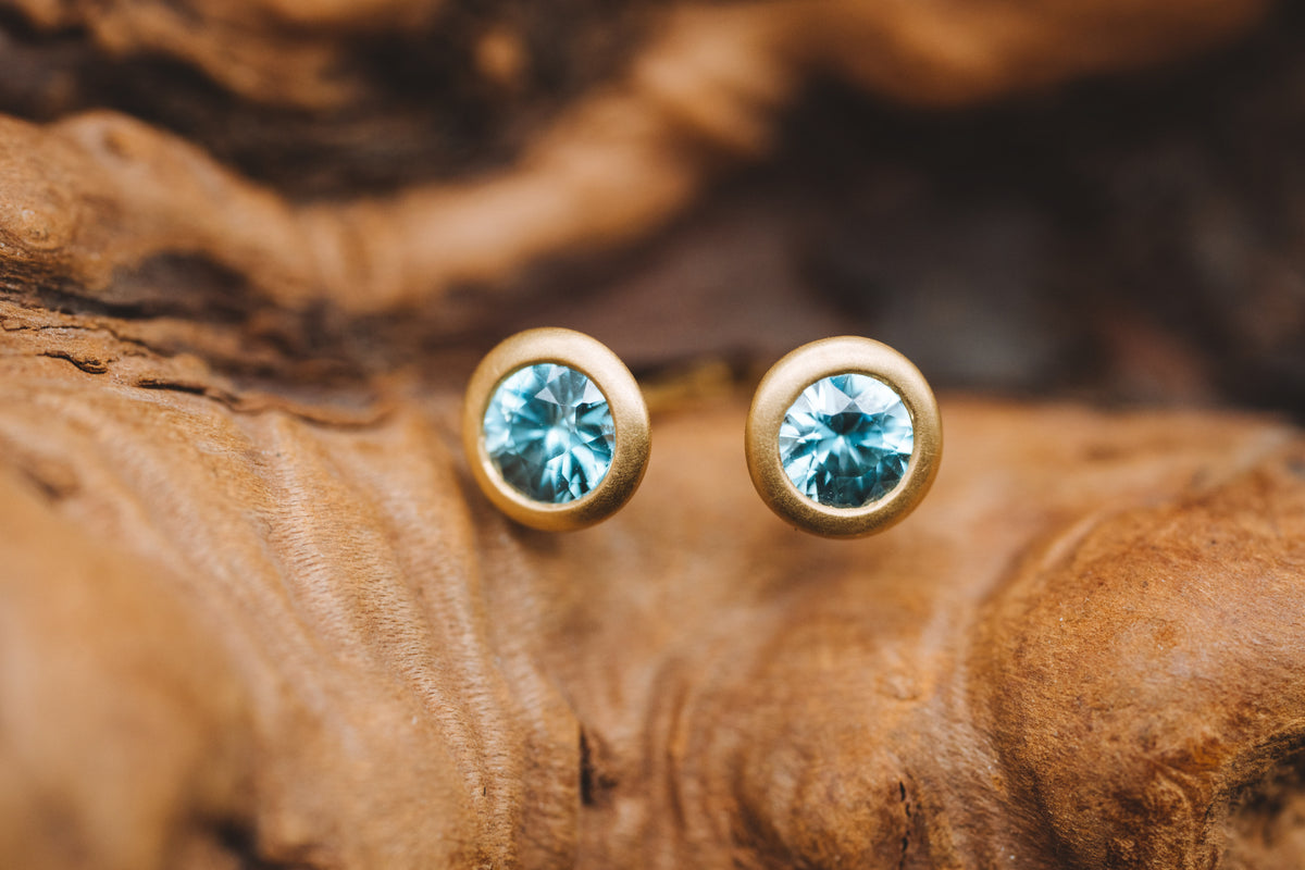 18k Yellow Gold Aquamarine Stud Earrings