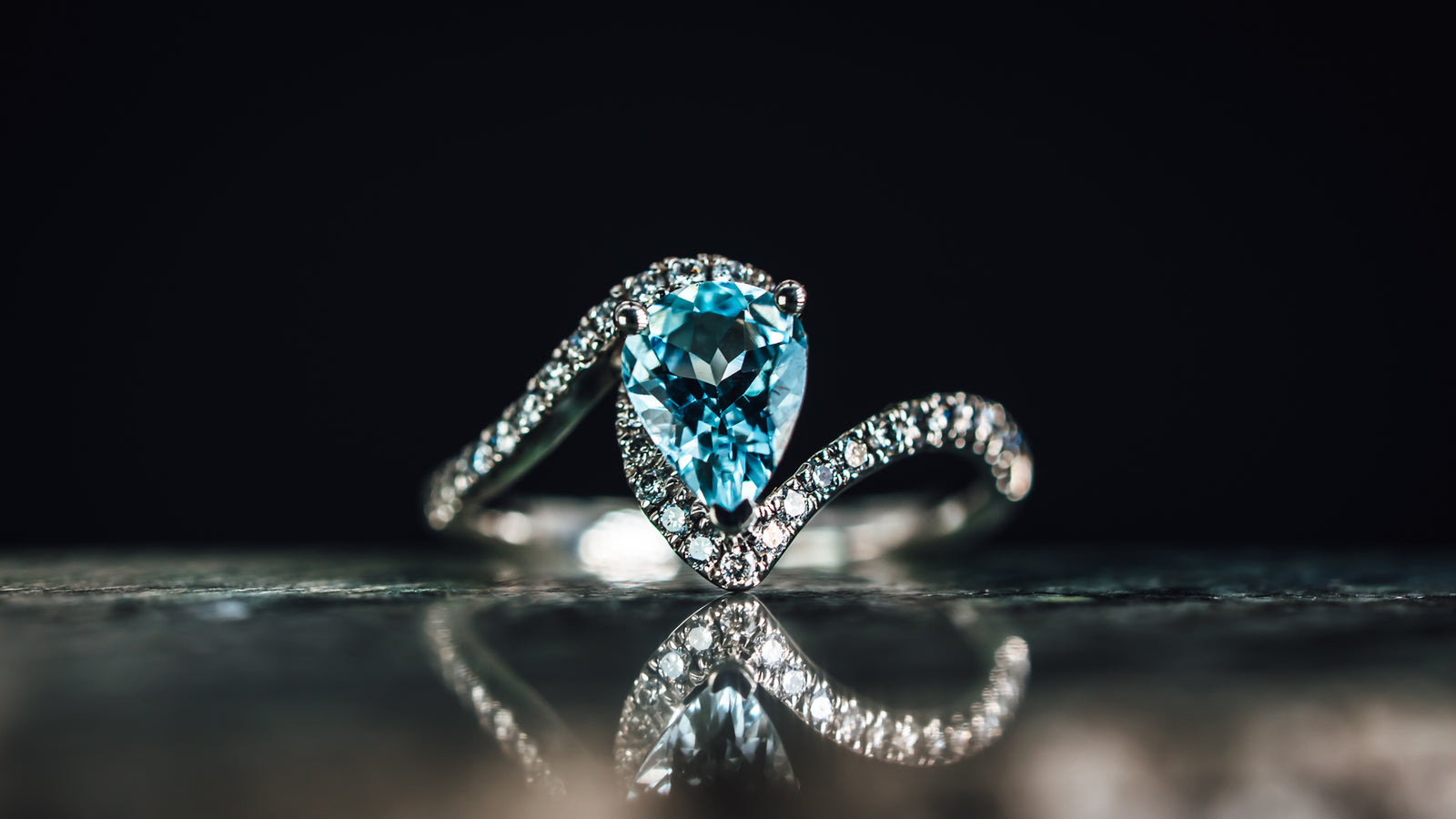 14k White Gold Aquamarine and Diamond Ring