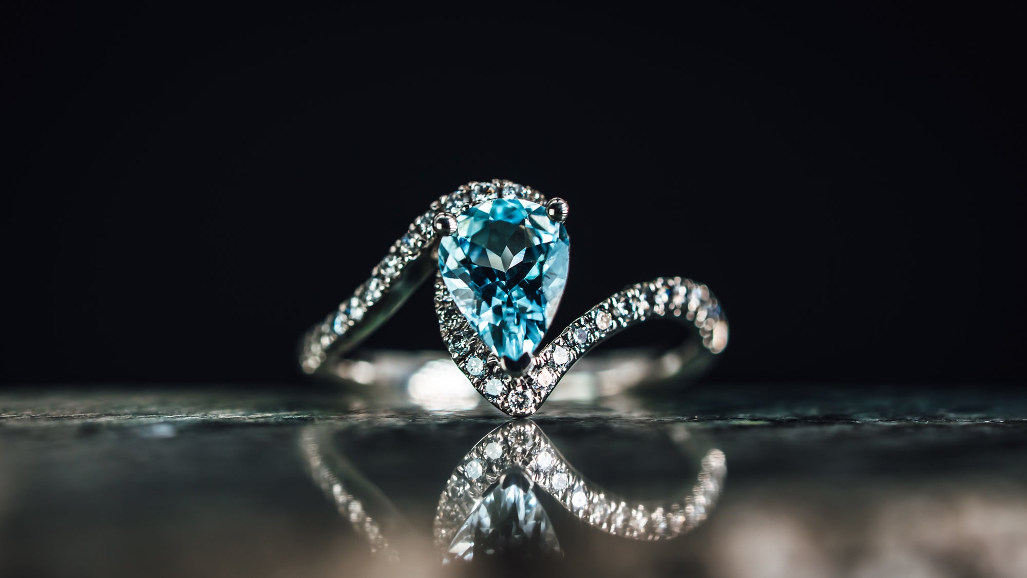 14k White Gold Aquamarine and Diamond Ring