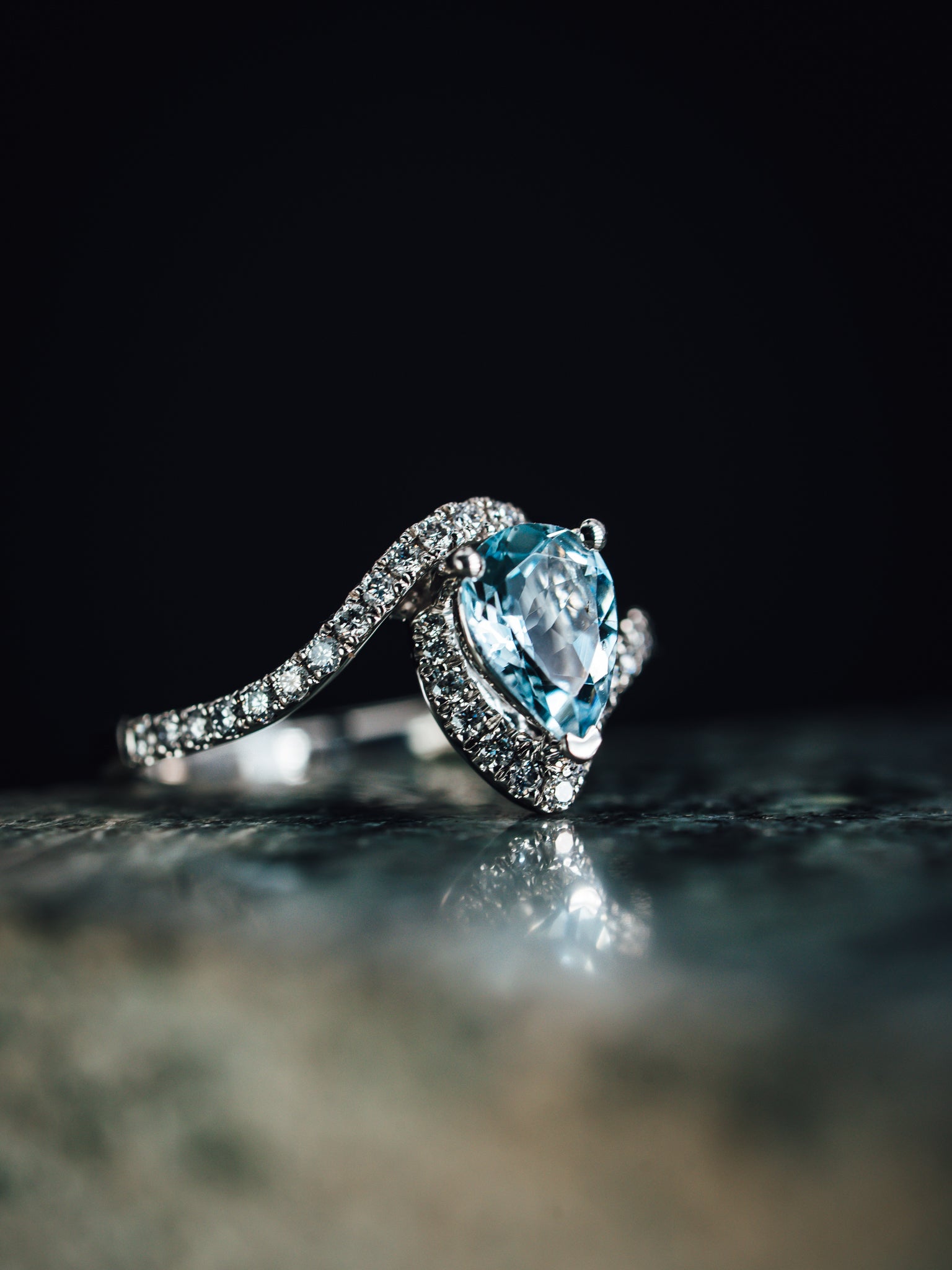 14k White Gold Aquamarine and Diamond Ring
