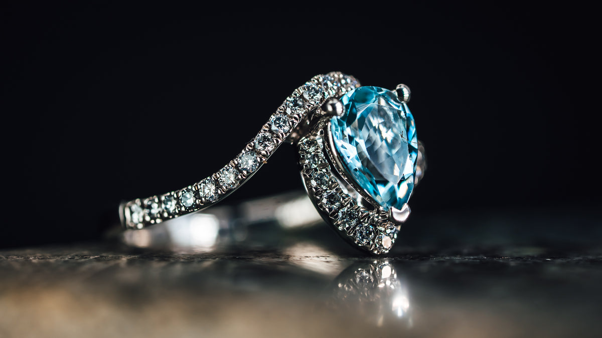 14k White Gold Aquamarine and Diamond Ring